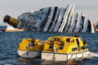 Украинских пассажиров «Costa Concordia» спасла… SMS-ка, фото-1