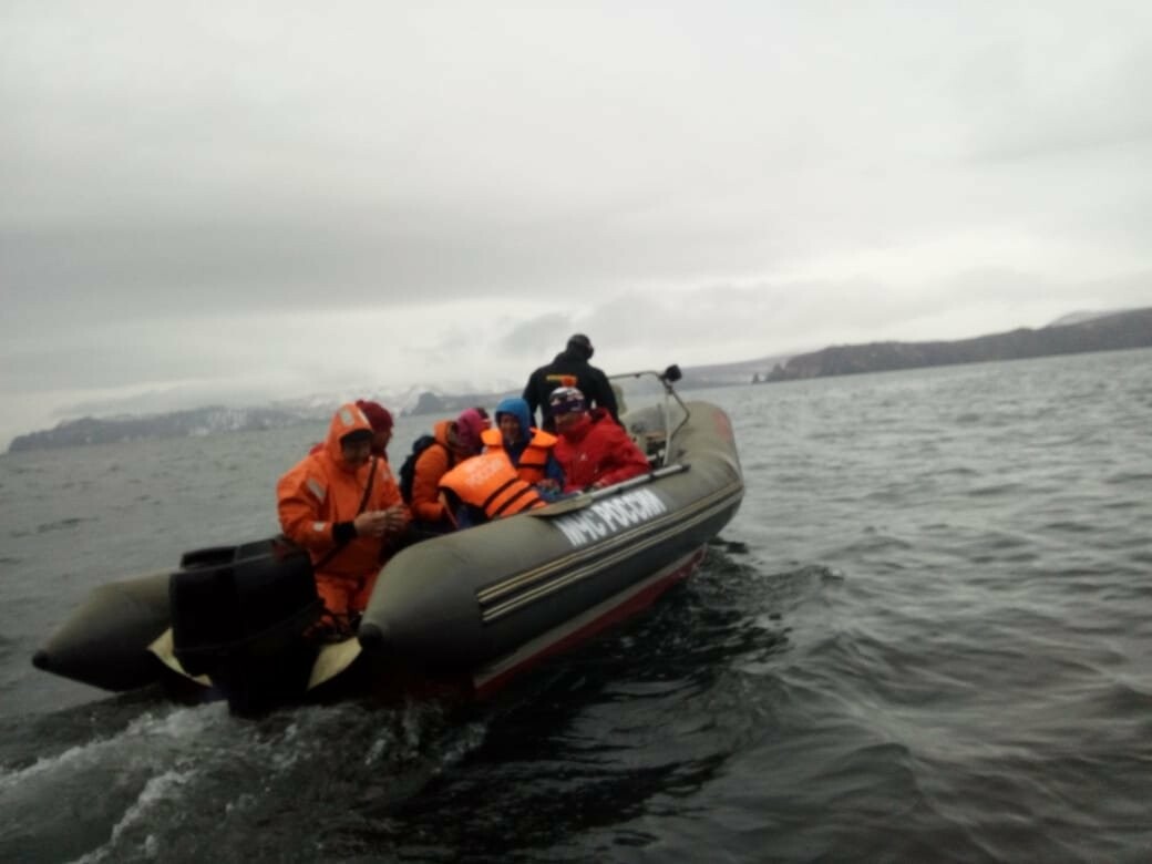 Пять человек эвакуировали спасатели с побережья бухты Шлюпочная , фото-8