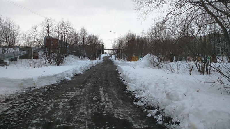 В Петропавловске продолжаются работы по устранению гололеда