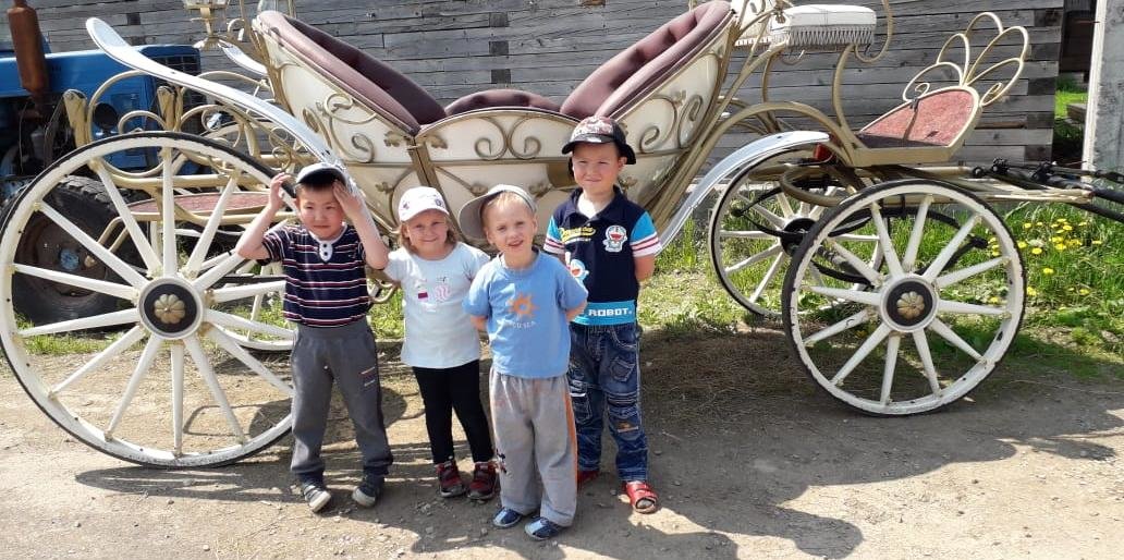 Камчатских детей, попавших в трудную жизненную ситуацию, свозили на конную прогулку