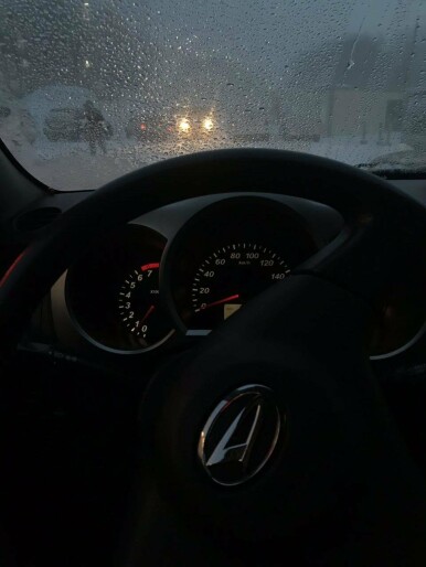 Водителей Петропавловска призвали ставить авто на стоянки и не выезжать на дороги