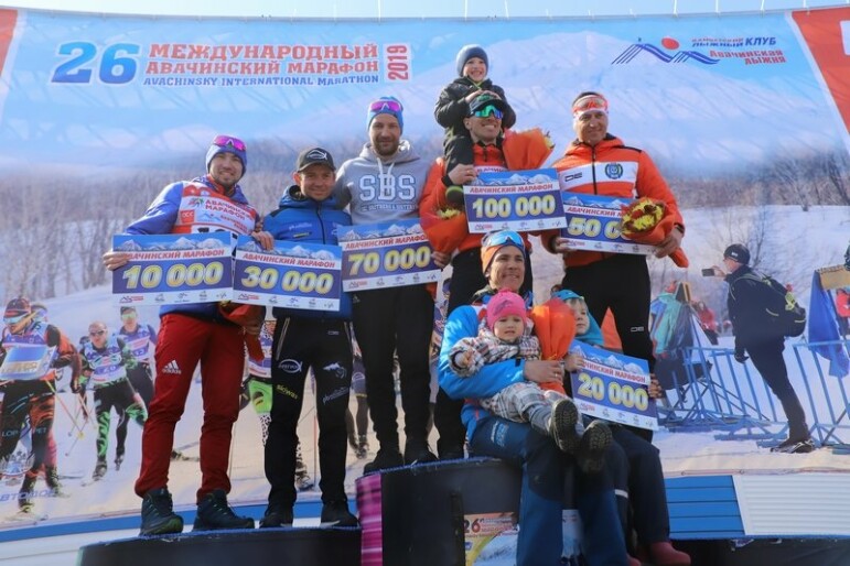 Почти 600 человек пробежали "Авачинский марафон" на Камчатке