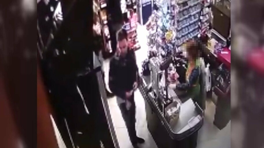 Житель Петропавловска нашел банковскую карту и пошел в алкомаркет