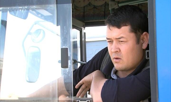 В Петропавловске водители-гастарбайтеры активно сдают на права