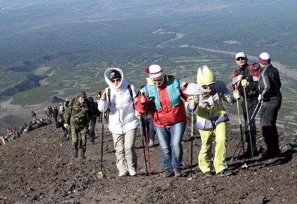 День вулкана Камчатка вновь отметит на двух исполинах