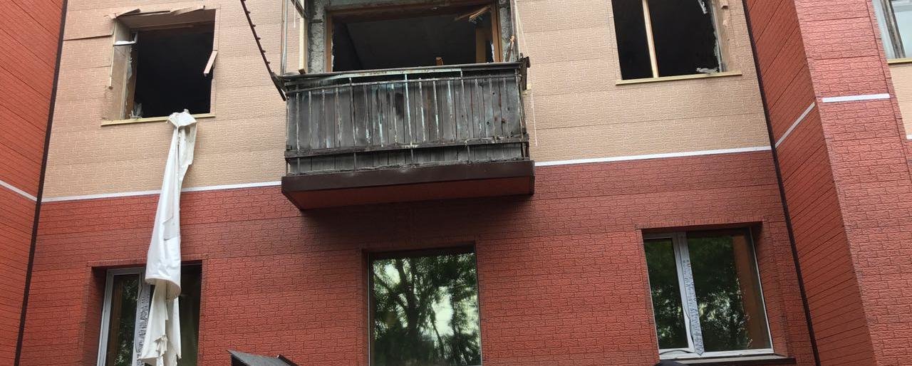 Выбиты окна и двери – взрыв прогремел в квартире на Арсеньева в Петропавловске