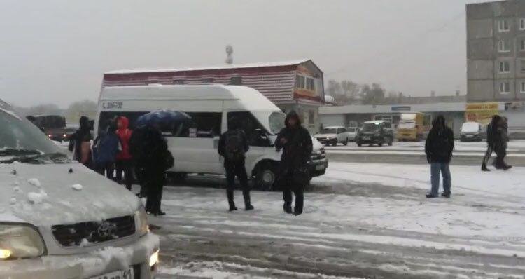 Внезапная зима – вилючинские автобусники отказались выезжать из города на «летней» резине