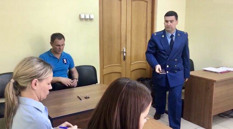 Камчатское кафе, откуда выгнали слепого мужчину, заплатит почти 100 тыс руб. 