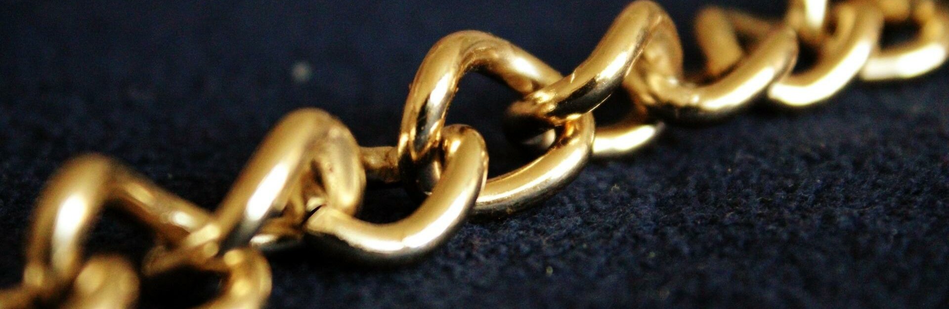 В Петропавловске 65-летнюю горожанку ограбил кавалер из пивбара 