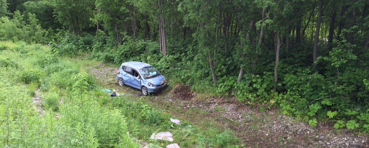 «Счастливая» хонда улетела в кювет на мильковской трассе – есть пострадавшая