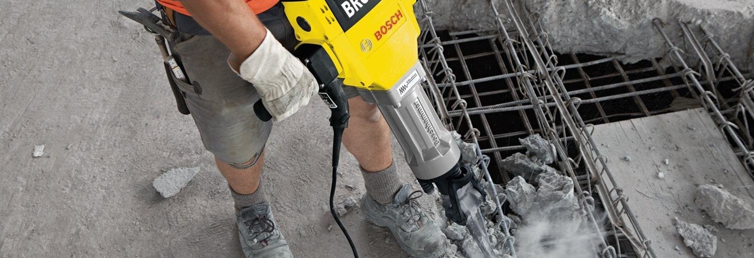 В Петропавловске «Спецдорремстрой» начал демонтаж асфальта в центре города