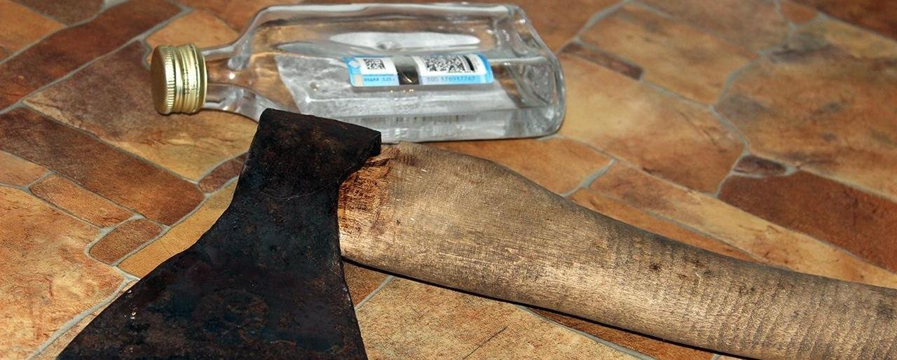 На Камчатке ревнивая сельчанка едва не зарубила топором свою соперницу