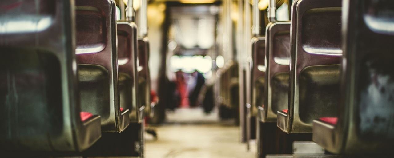 В Петропавловске из рейсового автобуса выпала женщина