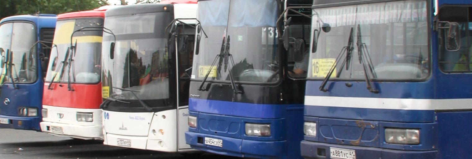 Автостанция петропавловск камчатский. Петропавловск-Камчатский автовокзал. Автостанция 10 км. Петропавловск автобус Петропавловск Камчатский автобус. Междугородные автобусы Петропавловске Камчатский.