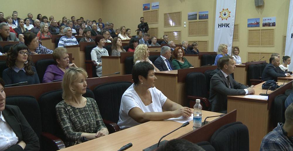 Губернатор Камчатки поздравил коллектив «Камчатнефтепродукта»  с юбилеем