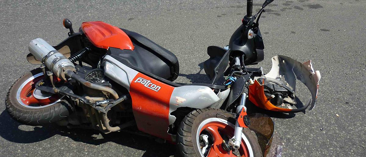 На Камчатке пенсионер на мопеде попал в ДТП