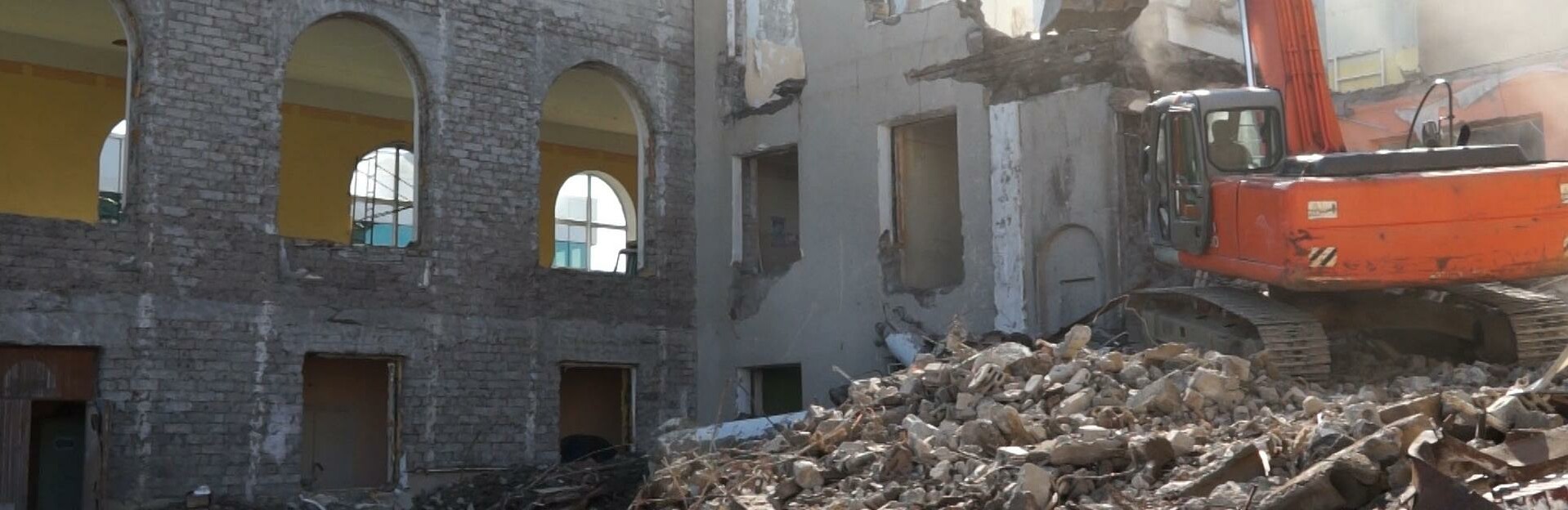 В Петропавловске демонтировали часть ДК «СРВ»