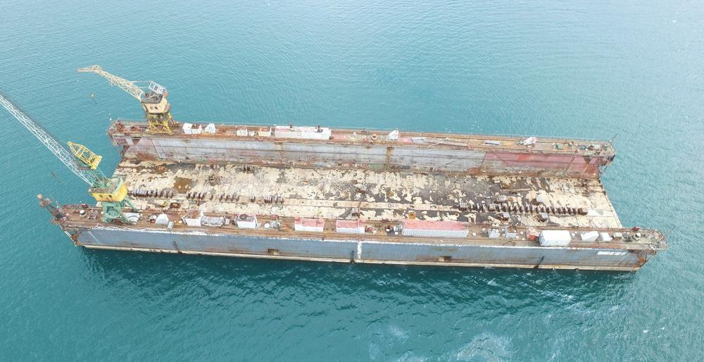 Безопасности судов в бухте Раковая угрожает плавучий док