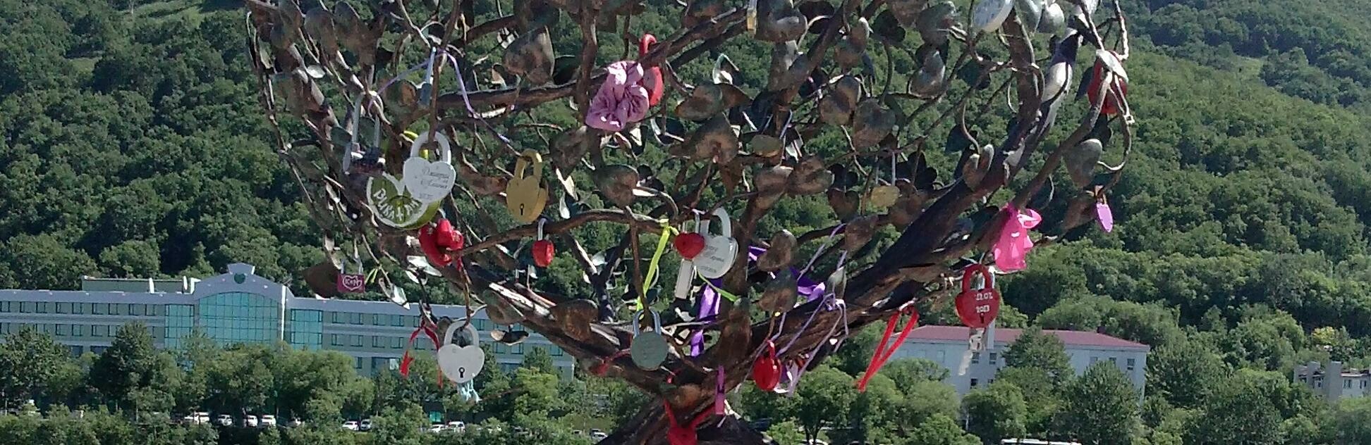 Автор «Дерева Любви» успешно дебютировал на фестивале кузнечного искусства