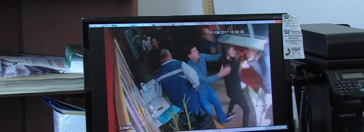 Автобусные войны в Петропавловске: водитель в больнице с ножевым ранением