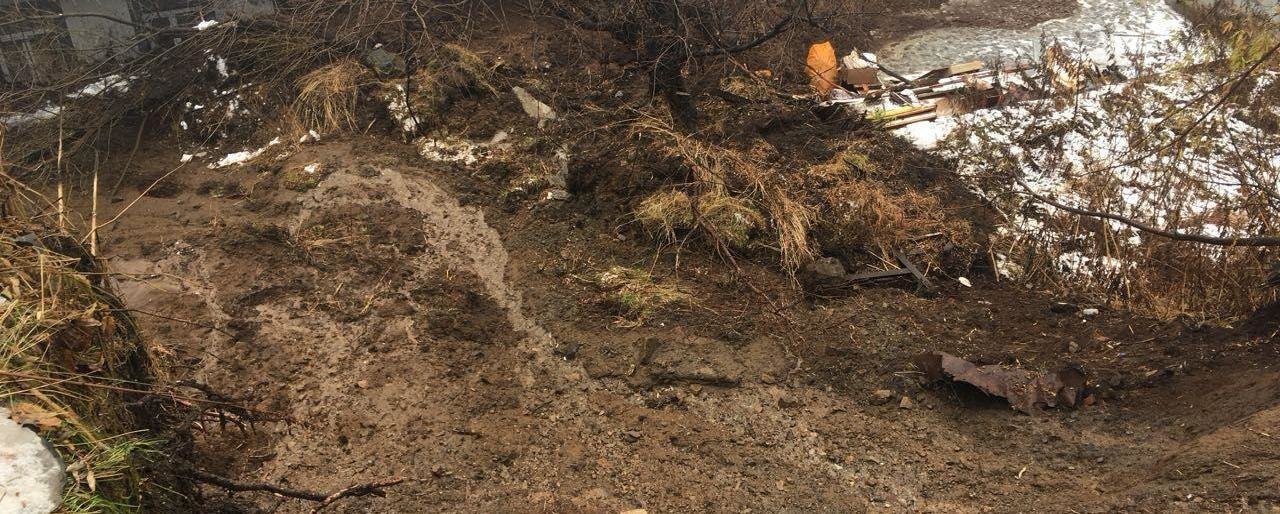 В центре Петропавловска сошел оползень