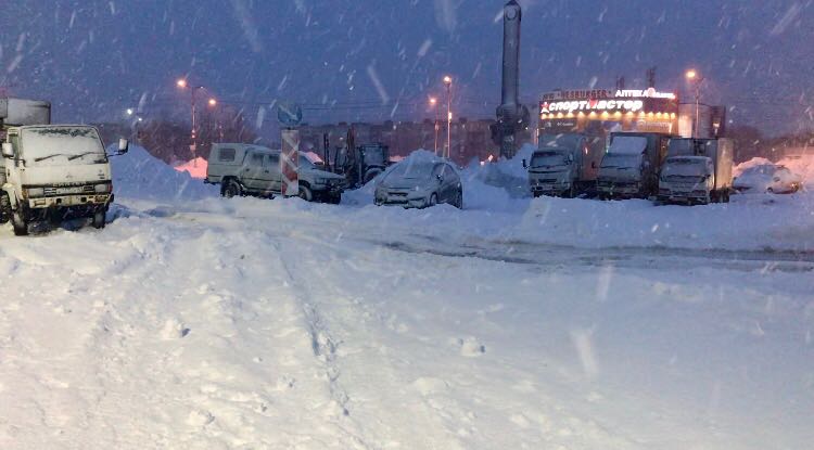 За ночь с дорог Петропавловска эвакуировали десятки авто
