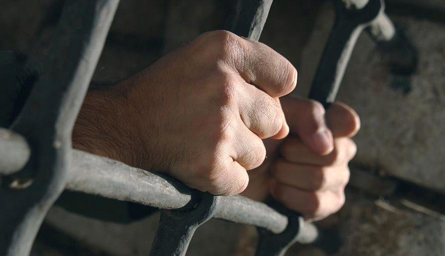 На Камчатке  гастарбайтер спал с 15-летней девочкой