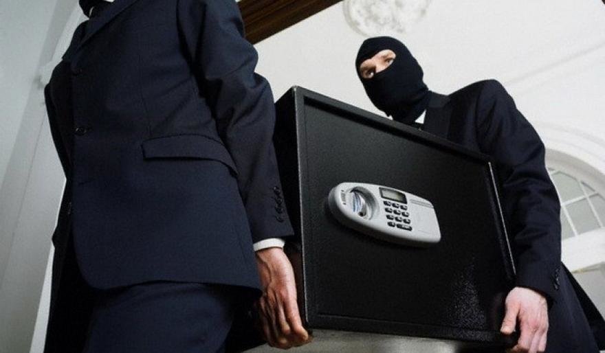 В Петропавловске из офиса вынесли сейф с 10 миллионами: грабителей отправили за решетку