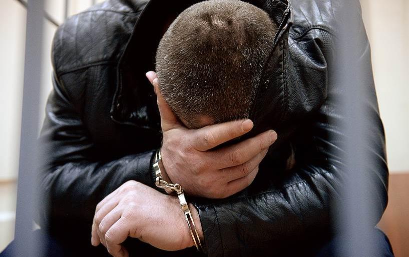 На Камчатке рецидивист избил полицейского ручкой от холодильника