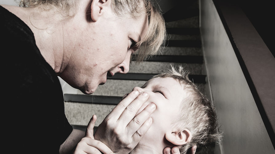 На Камчатке мать-алкоголичка регулярно избивала двух сыновей