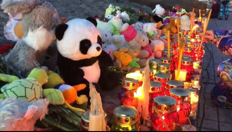 Жители Петропавловска почтили память жертв трагедии в Кемерово 