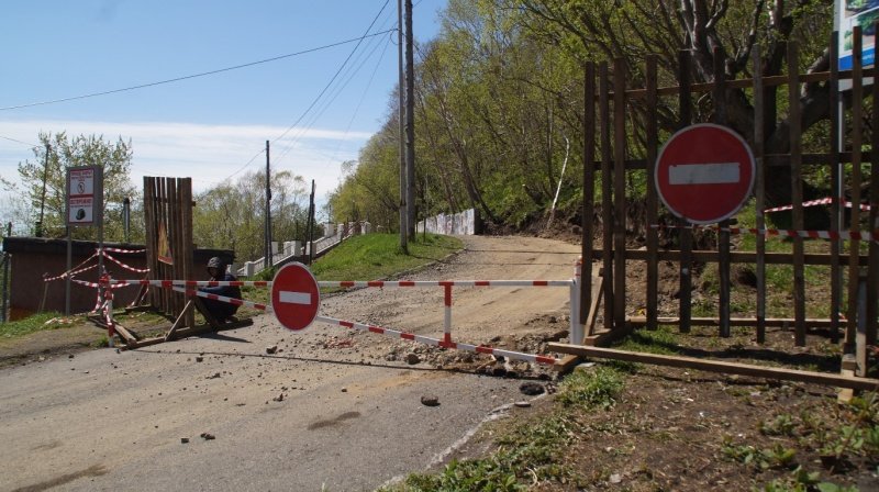 Ремонт подпорной стенки начался на Никольской сопке