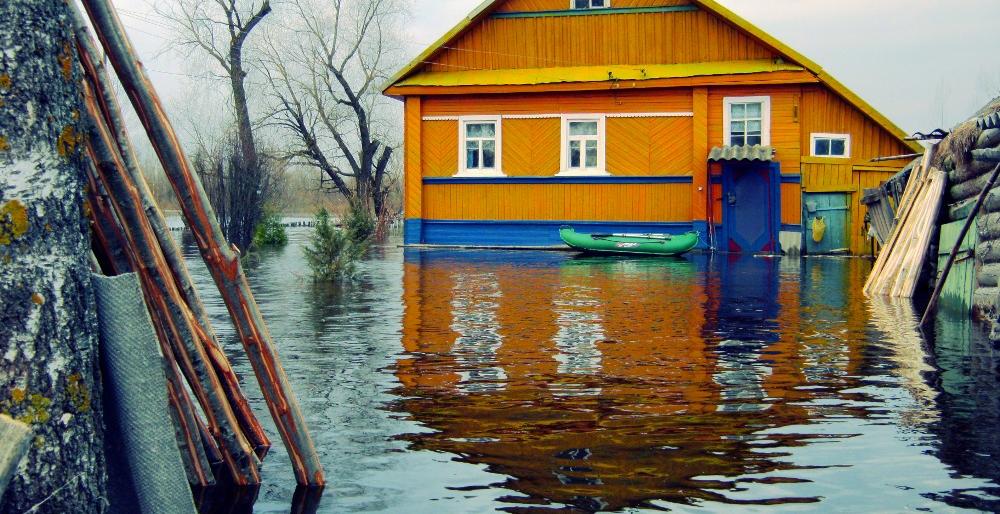 16 дворов подтопило в камчатском селе Парень