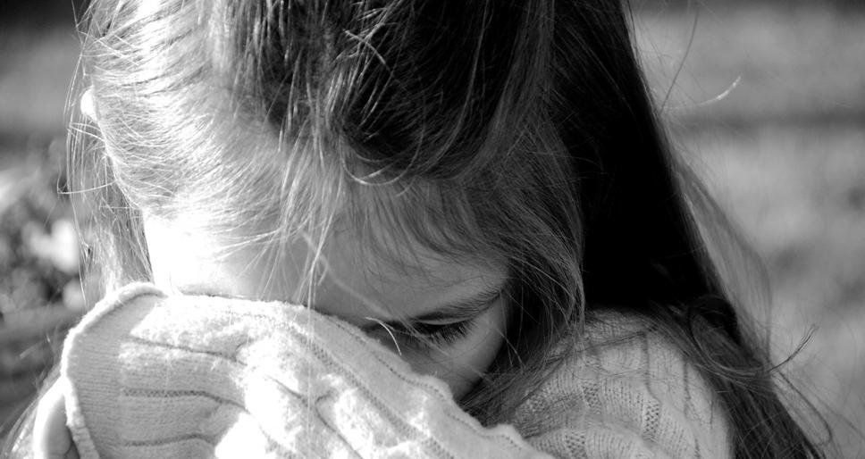 На Камчатке многодетная мать довела пятилетнюю дочь до воспаления половых органов