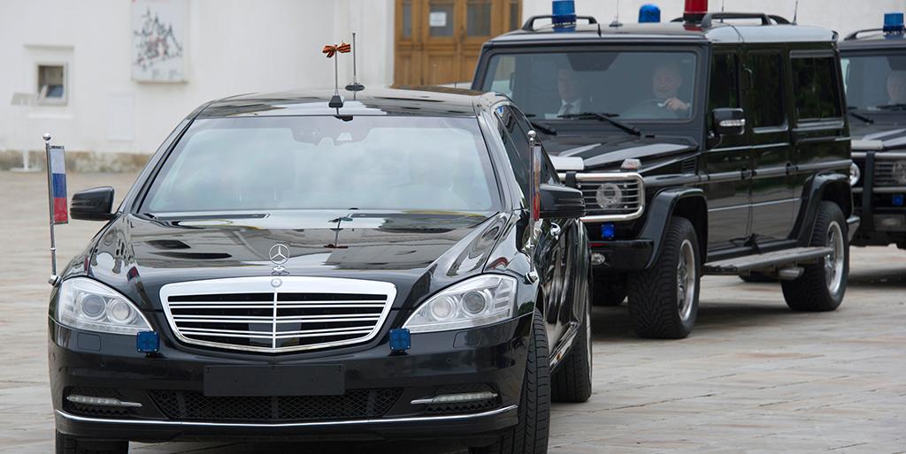 Камчатским автомобилистам рассказали, как уберечься от кортежа Медведева 