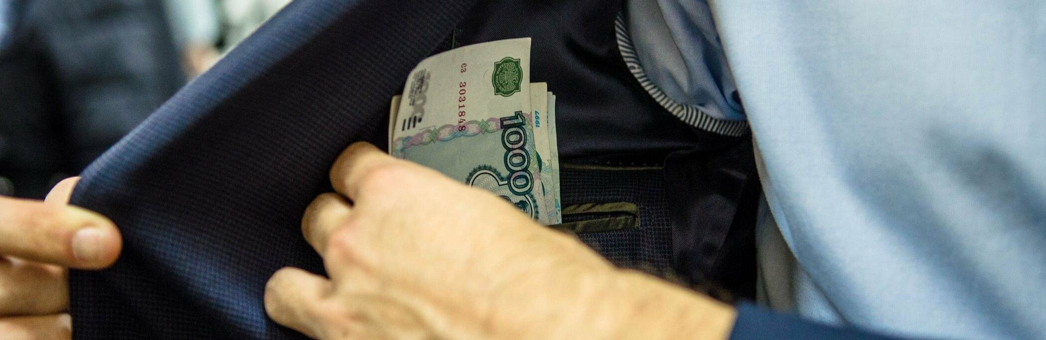 На Камчатке нотариус пытался подкупить лже-полицейского