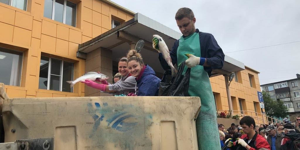 Почти 5 тонн бесплатной рыбы раздали камчатцам 