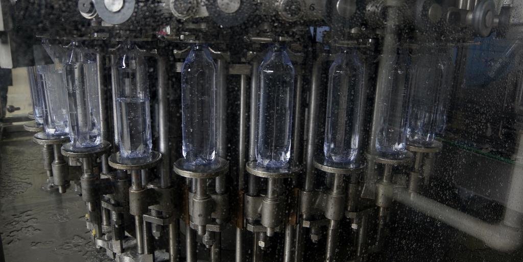 «Чистая земля» - под таким брендом продают камчатскую воду в Китае 