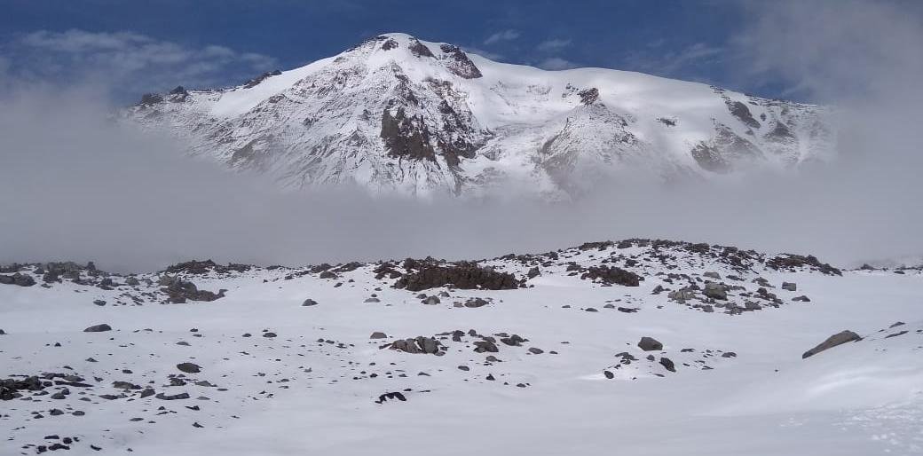 Первый снег выпал в районе вулканов Острый и Плоский Толбачики Первый снег выпал в районе вулканов Острый и Плоский Толбачики