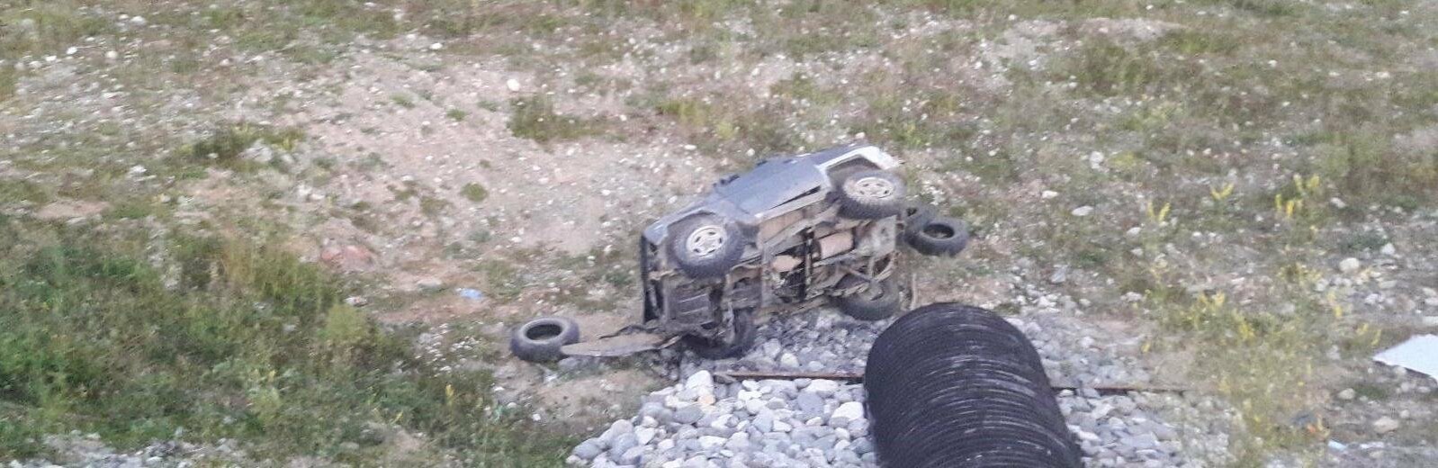 На Камчатке водитель джипа заснул за рулем и улетел в кювет