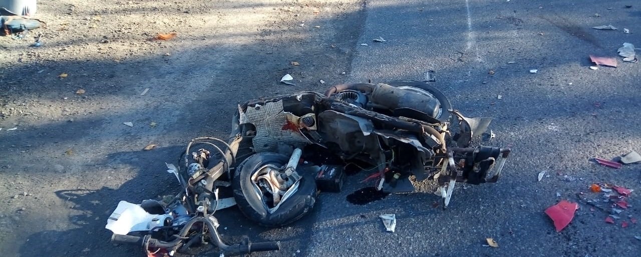 Водитель мокика врезался в эвакуатор на Камчатке 