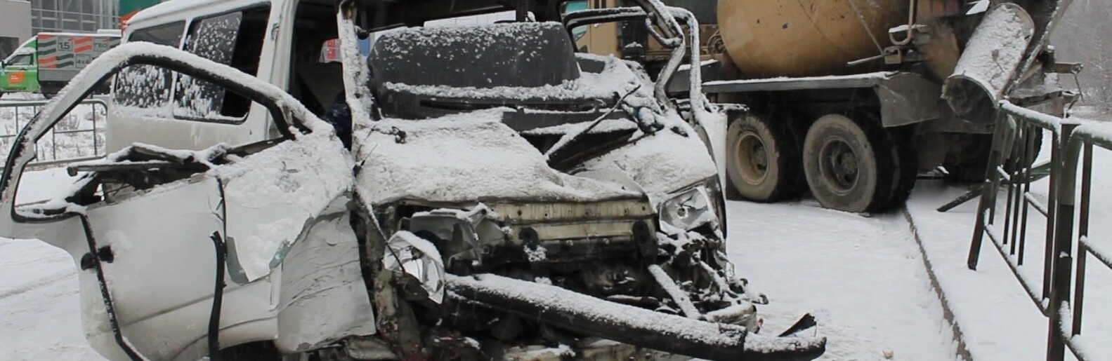 Бетономешалка влетела в микрик на выезде из Петропавловска