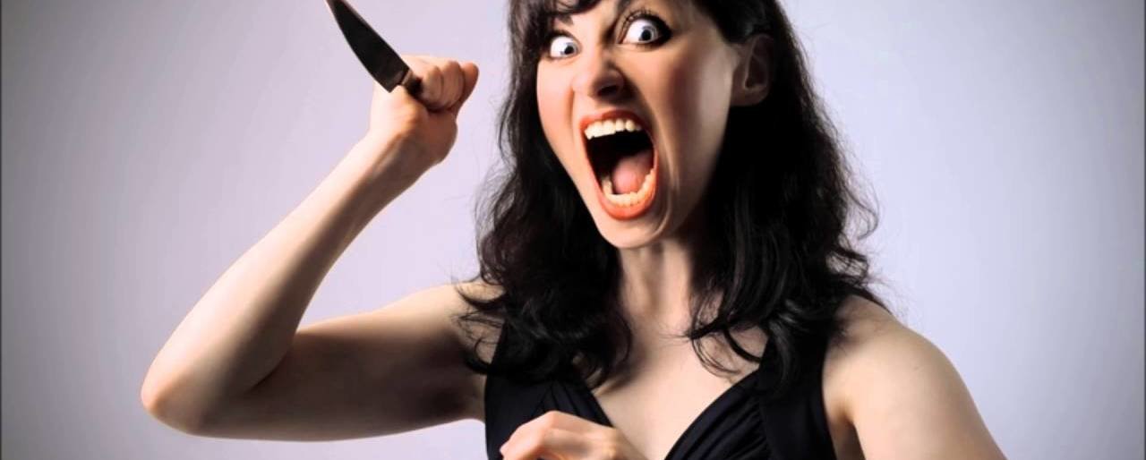 На Камчатке ревнивица изрезала себя и мужа ножом На Камчатке ревнивица изрезала себя и мужа ножом