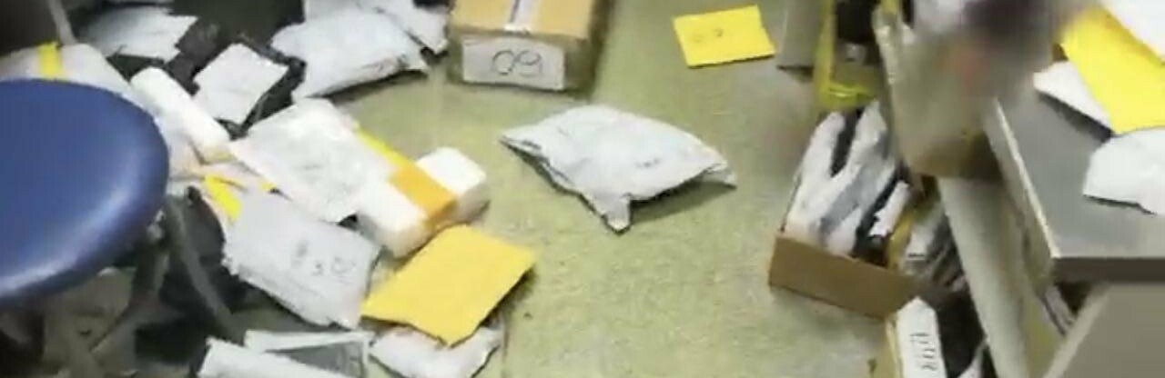 На Камчатке недовольный клиент устроил погром в отделении «Почты России»