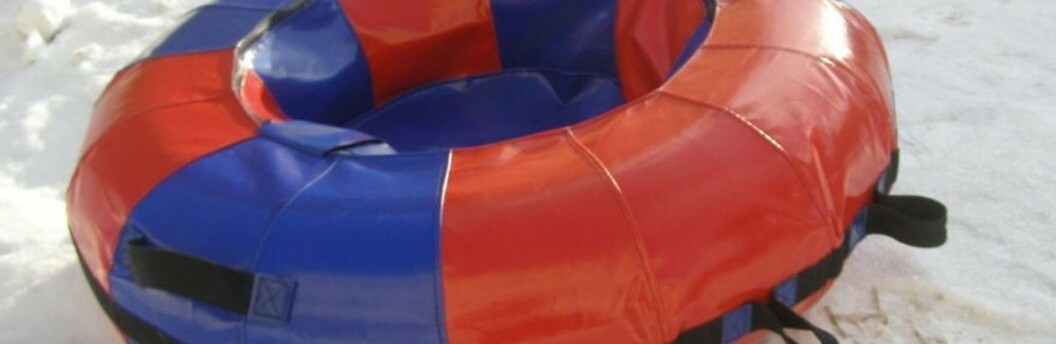 На Камчатке молодая девушка погибла под колесами авто, катаясь на «ватрушке»