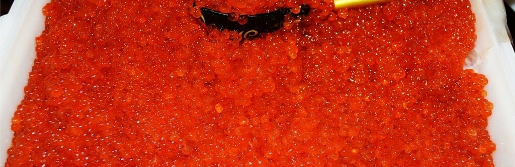 В камчатском аэропорту украли куботейнер красной икры 