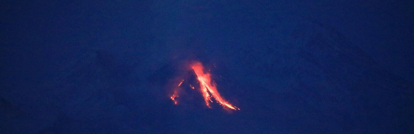  Вулкан Шивелуч усиливает свою активность