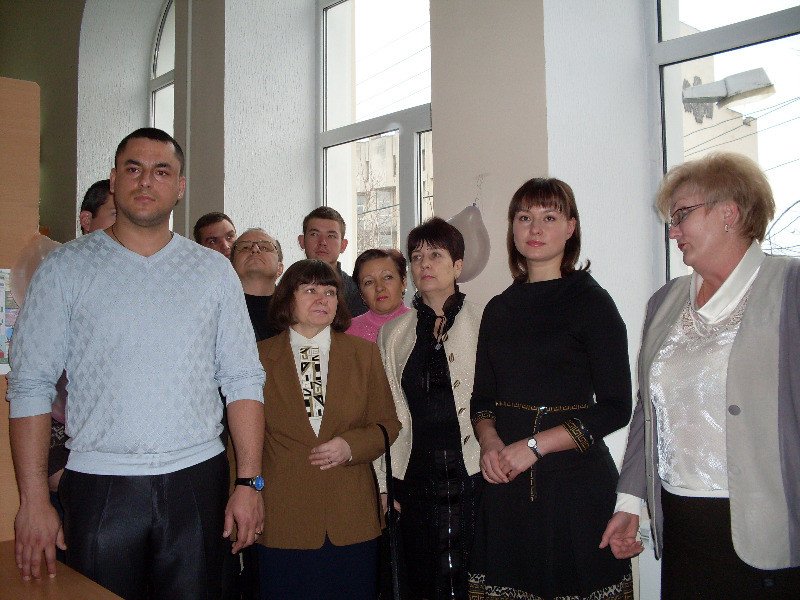 Зам мэра Симферополя в библиотеке накормили пирогом с gip 2010 (ФОТО), фото-1