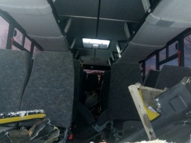 На Камчатке пассажирский автобус влетел в лесовоз – пострадали 22 человека, фото-4