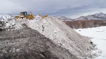 В Петропавловске снежные полигоны заполнены до отказа, фото-1